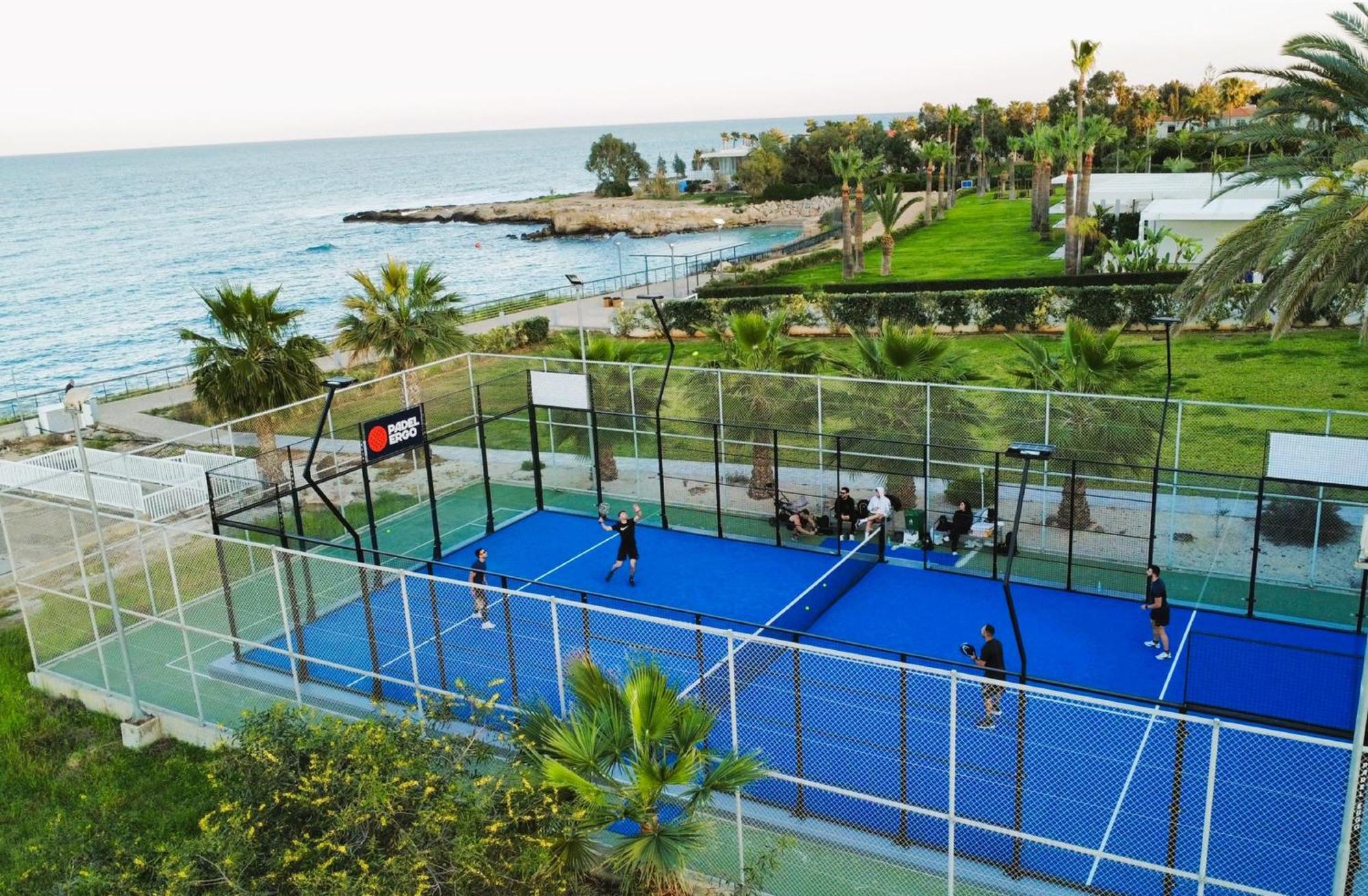 Lucile - Coralli Beachfront Apartment Paralimni Exteriör bild